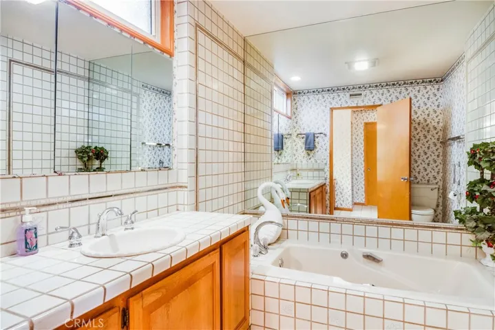 70 Rockinghorse Road, Rancho Palos Verdes, California 90275