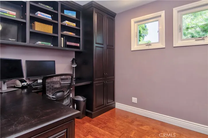 These built-ins will keep your home office organized!