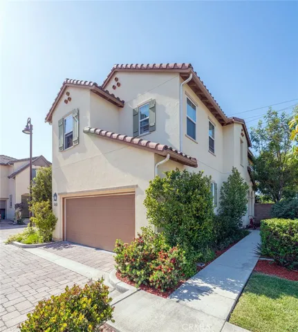 3204 S Alton Court, Santa Ana, California 92704