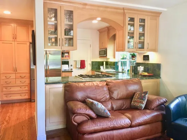306 Iris, Palo Alto, California 94303