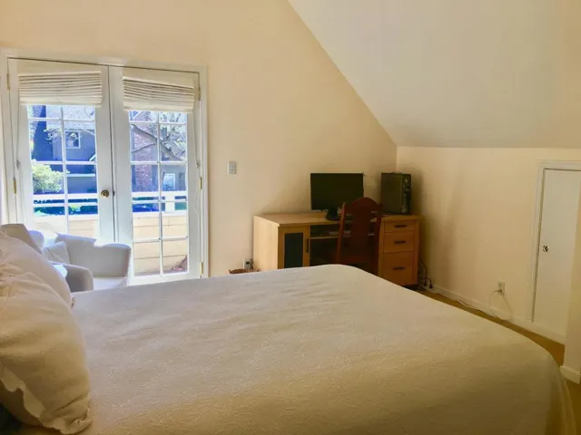 306 Iris, Palo Alto, California 94303