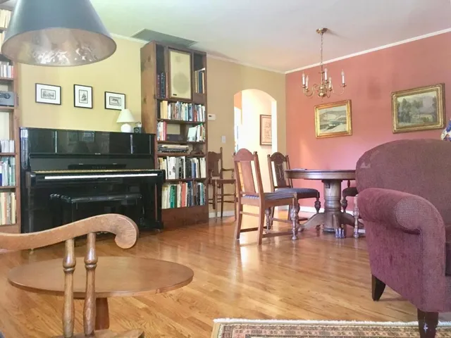 306 Iris, Palo Alto, California 94303
