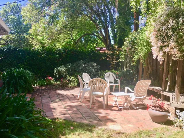 306 Iris, Palo Alto, California 94303