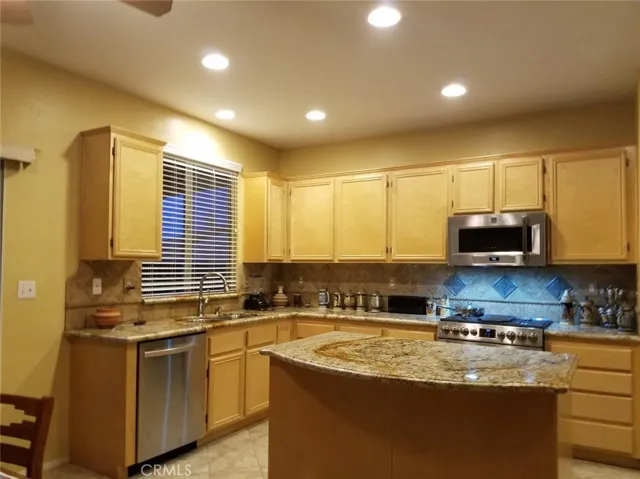 13804 Pinellia Street, Hesperia, California 92344