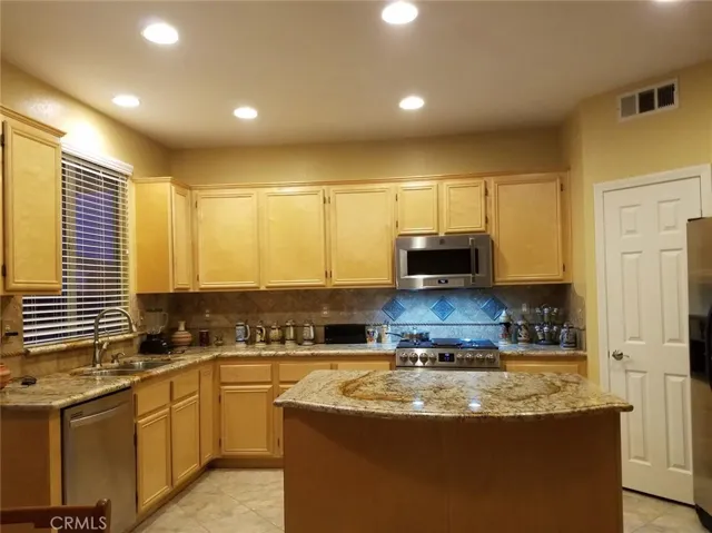 13804 Pinellia Street, Hesperia, California 92344