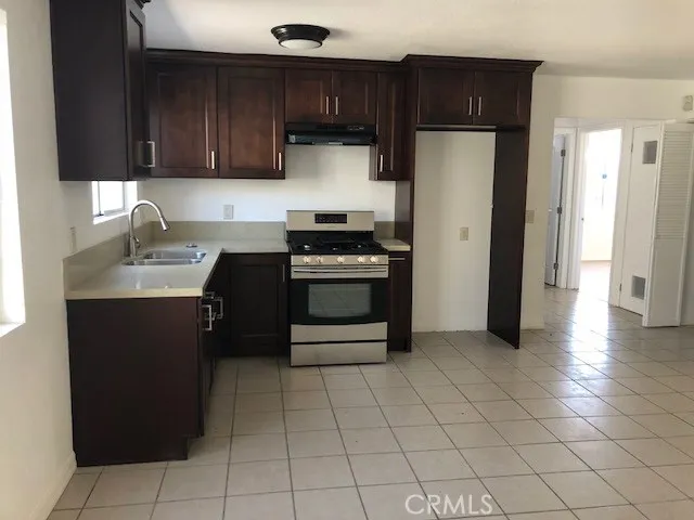 1050 W Vernon Avenue, Los Angeles, California 90037