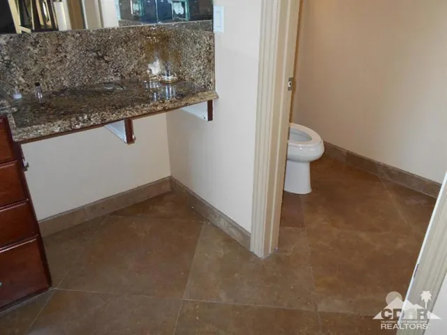 111 Azzuro Drive, Palm Desert, California 92211