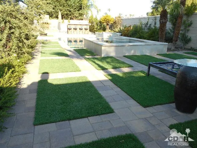 111 Azzuro Drive, Palm Desert, California 92211