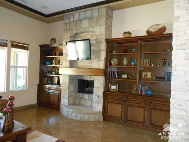 111 Azzuro Drive, Palm Desert, California 92211