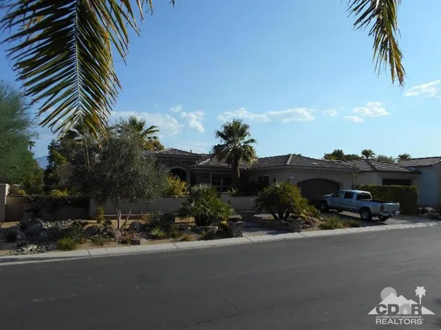 111 Azzuro Drive, Palm Desert, California 92211