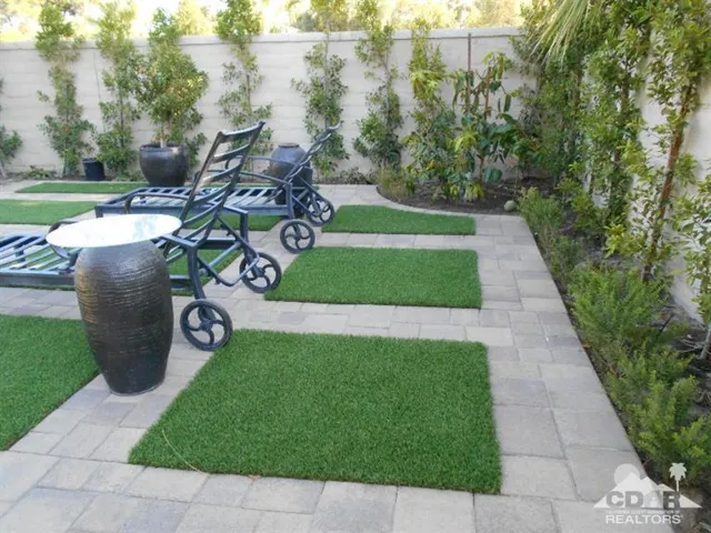 111 Azzuro Drive, Palm Desert, California 92211