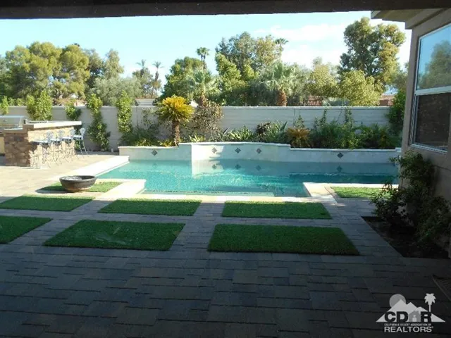 111 Azzuro Drive, Palm Desert, California 92211