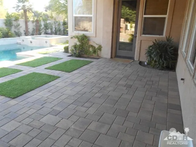 111 Azzuro Drive, Palm Desert, California 92211