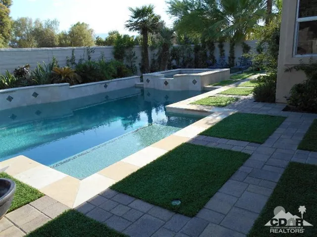 111 Azzuro Drive, Palm Desert, California 92211