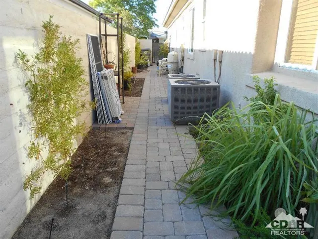 111 Azzuro Drive, Palm Desert, California 92211