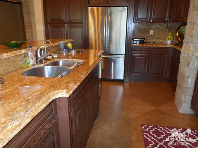 111 Azzuro Drive, Palm Desert, California 92211