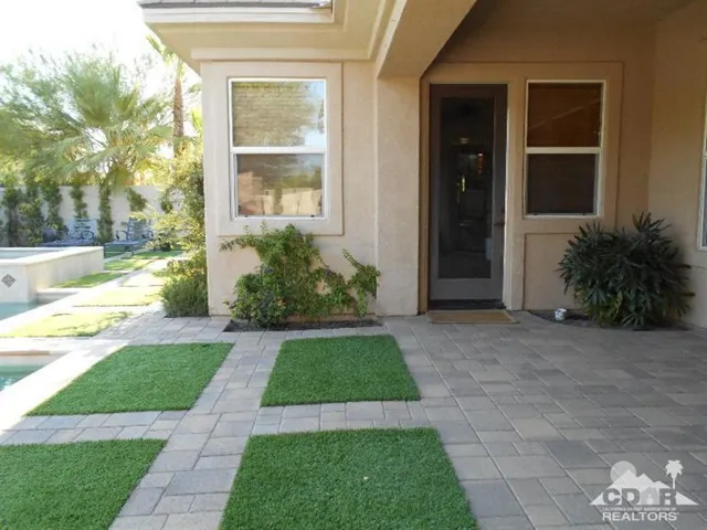 111 Azzuro Drive, Palm Desert, California 92211