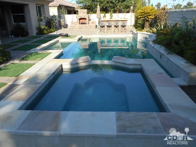 111 Azzuro Drive, Palm Desert, California 92211