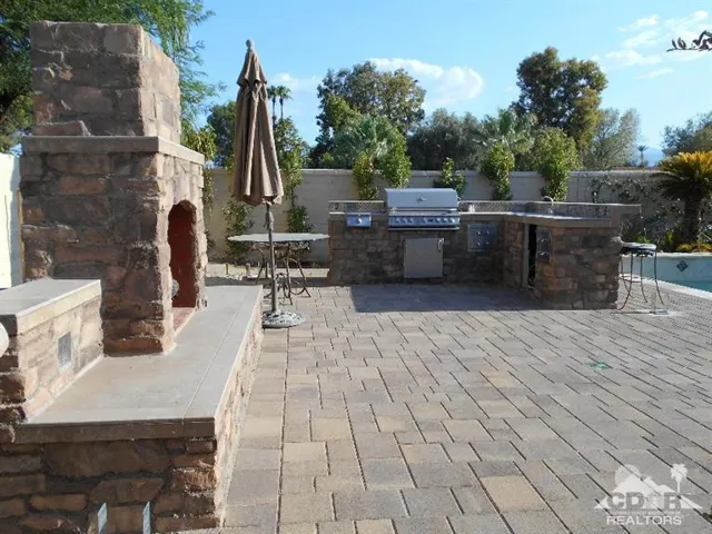 111 Azzuro Drive, Palm Desert, California 92211