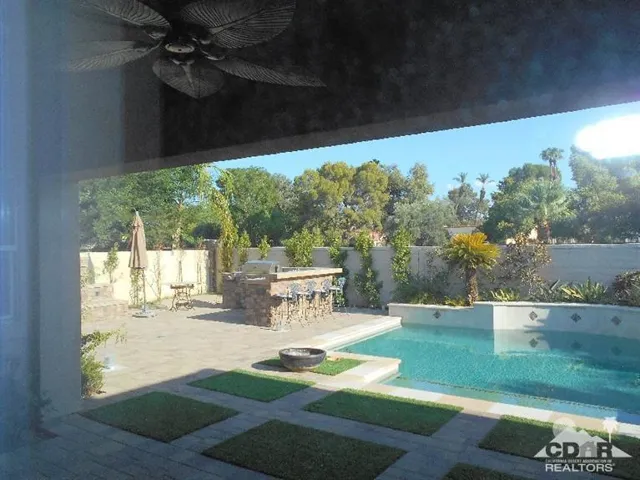 111 Azzuro Drive, Palm Desert, California 92211