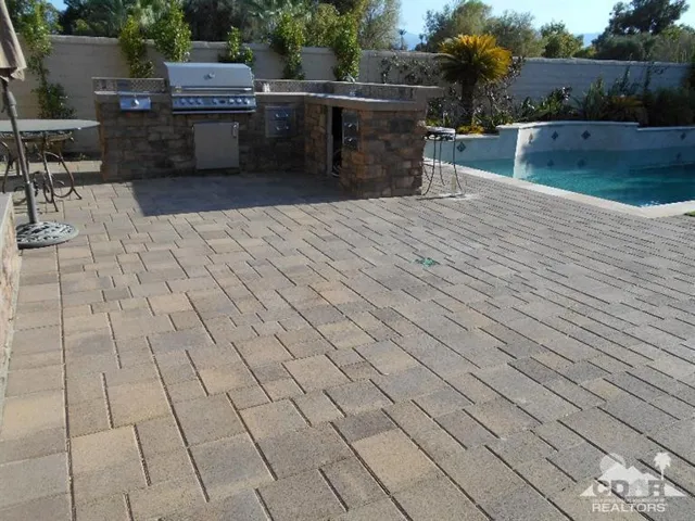 111 Azzuro Drive, Palm Desert, California 92211