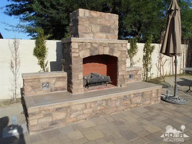 111 Azzuro Drive, Palm Desert, California 92211