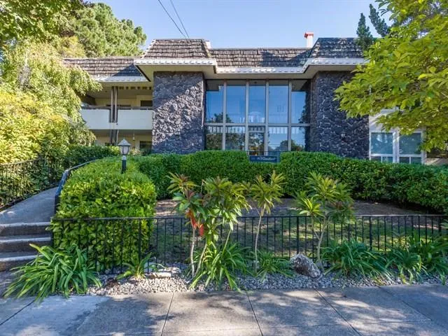 257 Arlington Road Penthouse, Redwood City, California 94062
