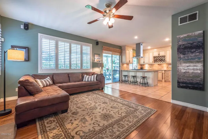 243 Cliffwood Dr Simi Valley-large-013-2