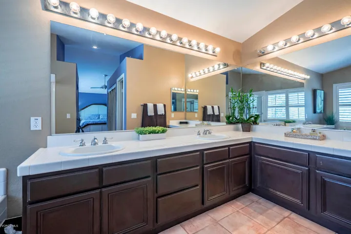 243 Cliffwood Dr Simi Valley-large-027-1