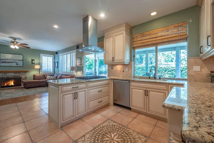 243 Cliffwood Dr Simi Valley-large-018-2