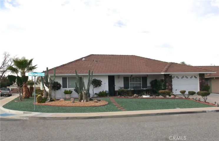 1101 W Westmont, Hemet, California 92543