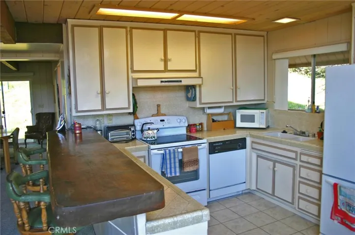 27734 Alpen Drive, Lake Arrowhead, California 92352