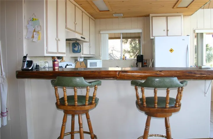27734 Alpen Drive, Lake Arrowhead, California 92352