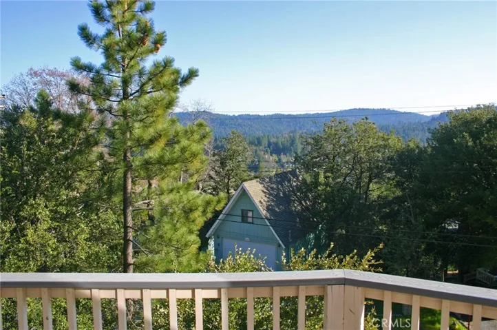 27734 Alpen Drive, Lake Arrowhead, California 92352