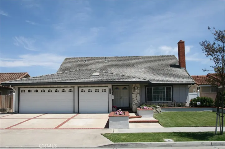 16596 SugarLoaf--Definitely has curb appeal!