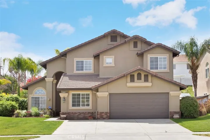806 Crestmont Circle, Corona, California 92882