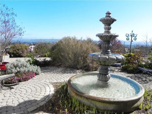 11505 Santa Ana Road, Atascadero, California 93422