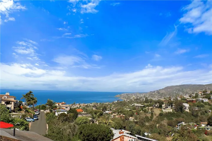 Spectacular ocean view, even better in person!