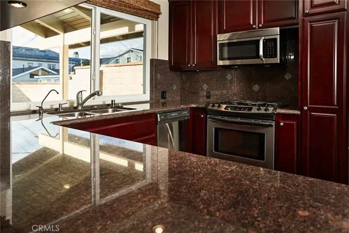 711 11th Street, Huntington Beach, California 92648