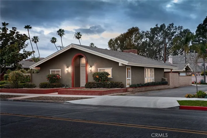 711 11th Street, Huntington Beach, California 92648