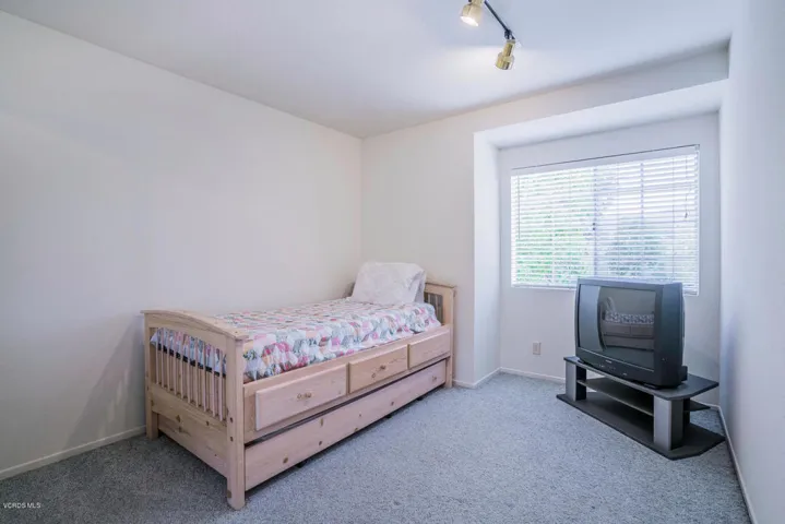 695 Overlook Rd Simi Valley CA-large-022