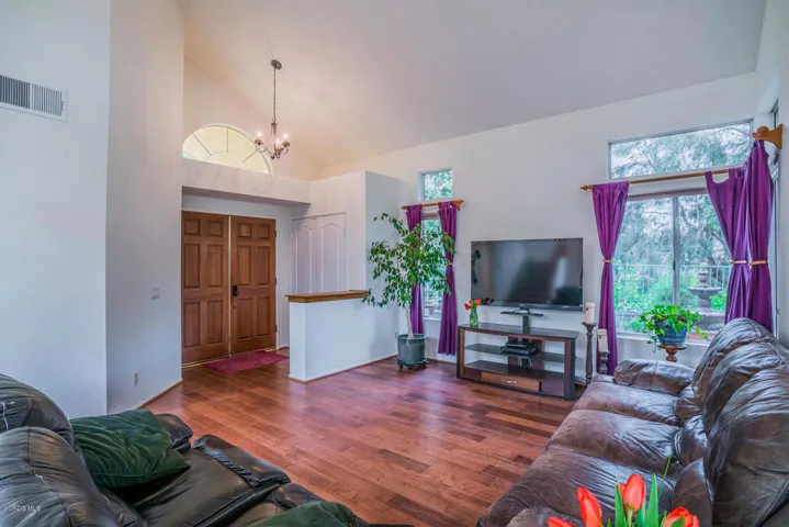 695 Overlook Rd Simi Valley CA-large-006