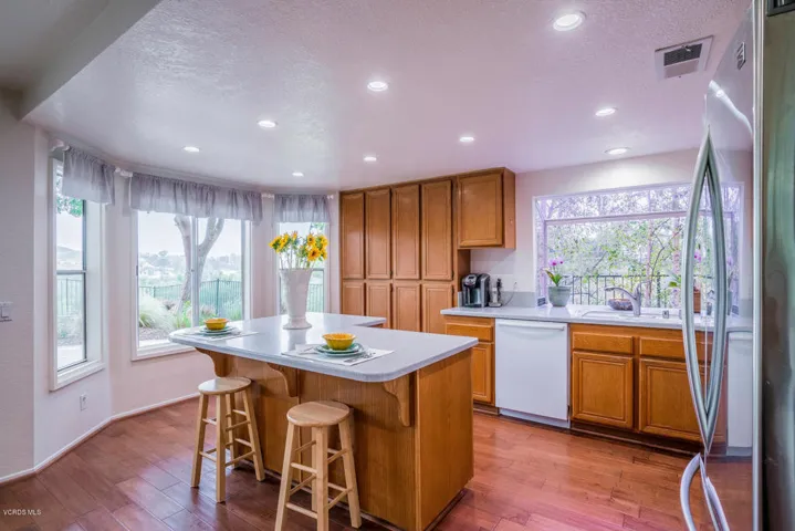 695 Overlook Rd Simi Valley CA-large-015