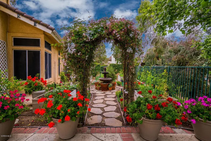 695 Overlook Rd Simi Valley CA-large-026
