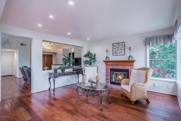 695 Overlook Rd Simi Valley CA-large-010