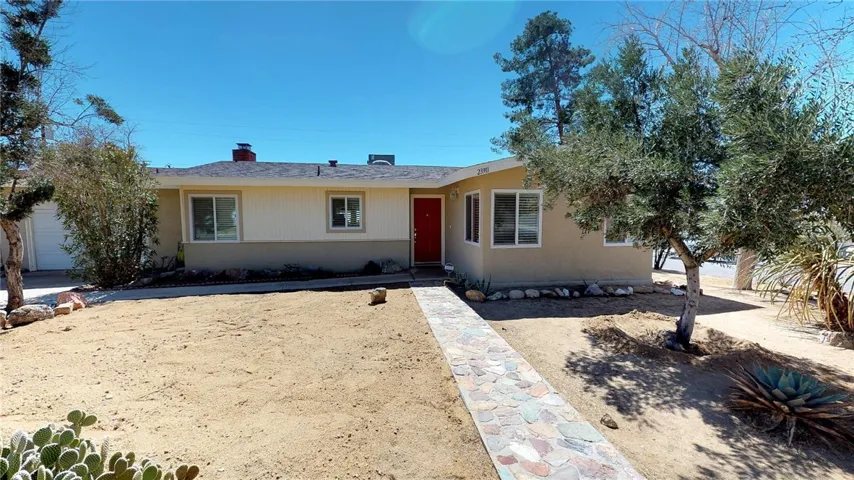23911 Guajome Road, Apple Valley, California 92307