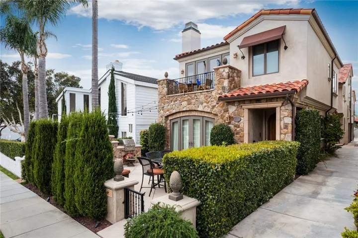 703.5 Goldenrod Avenue B, Corona Del Mar, California 92525