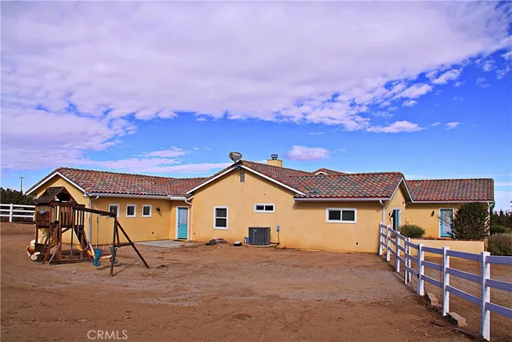9364 Serra Street, Phelan, California 92371