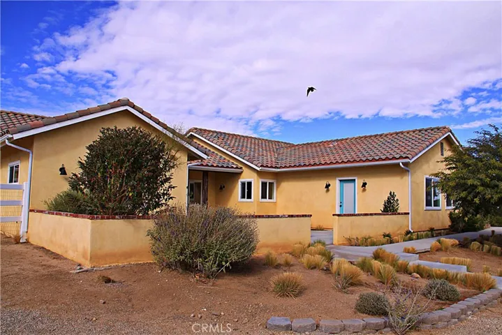 9364 Serra Street, Phelan, California 92371