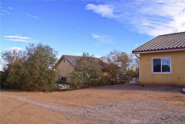 9364 Serra Street, Phelan, California 92371